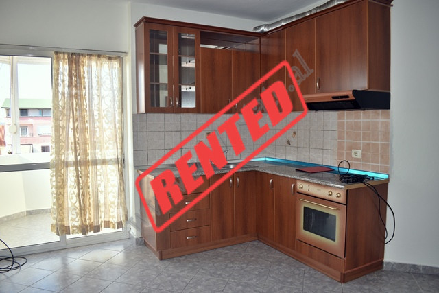 Apartament 2+1 me qira prane rruges Mine Peza ne Tirane.

Ndodhet ne katin e 6-te te nje pallati t